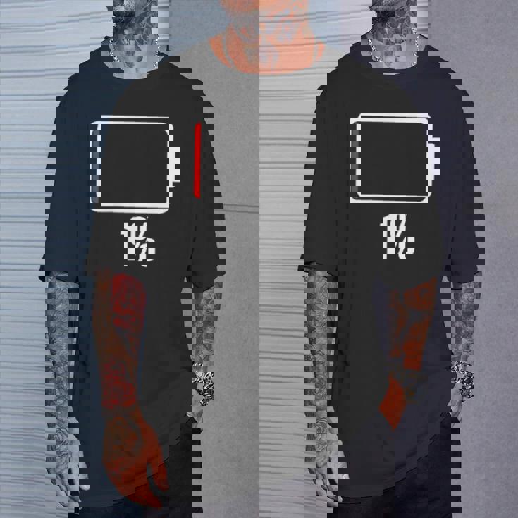 バッテリー1シャツ。バッテリーハート。充電済みバッテリーは空です。 Tシャツ 彼への贈り物