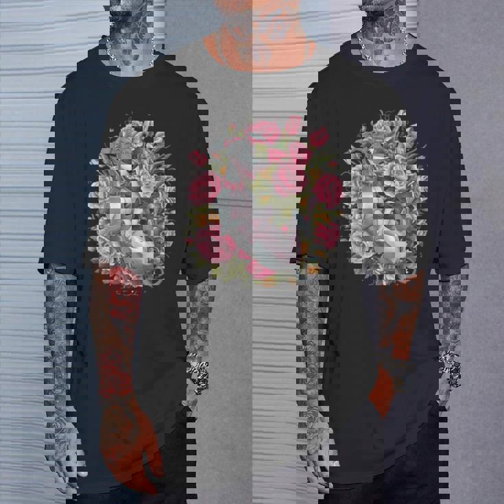 バラとチューリップを持つイタリアン・グレーハウンド犬 Tシャツ 彼への贈り物