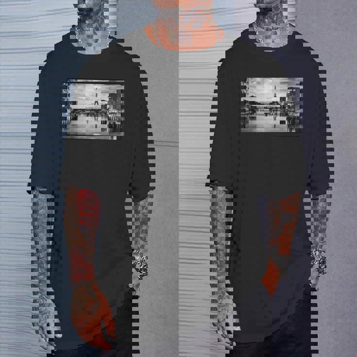 パリ エッフェル塔 ライト ビンテージ写真 お土産 イベント Tシャツ 彼への贈り物