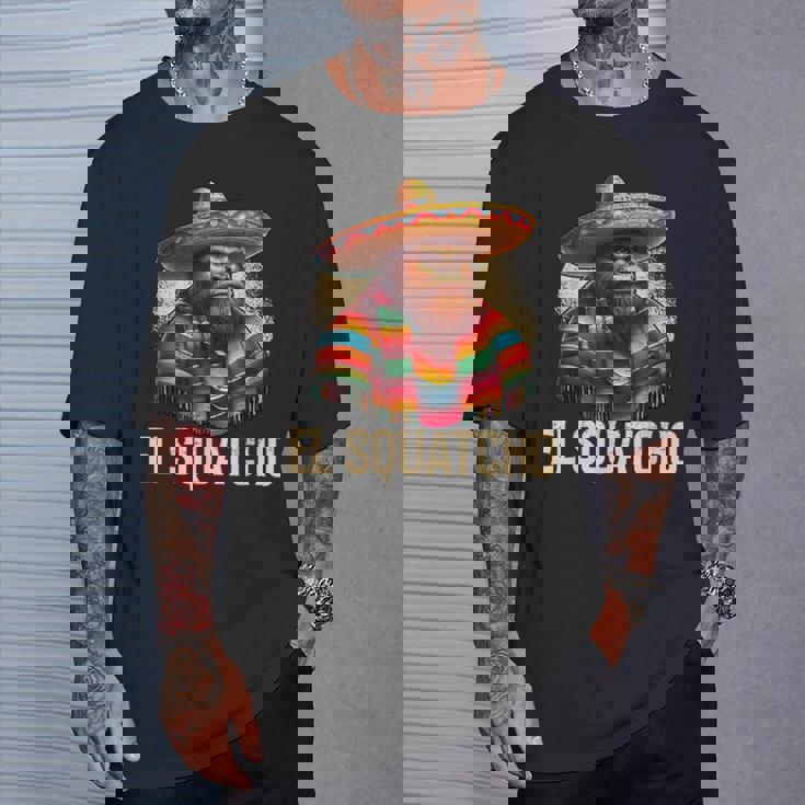 ビッグフット エル・スクワッチョ 面白い 南西メキシコ ソンブレロ Tシャツ 彼への贈り物