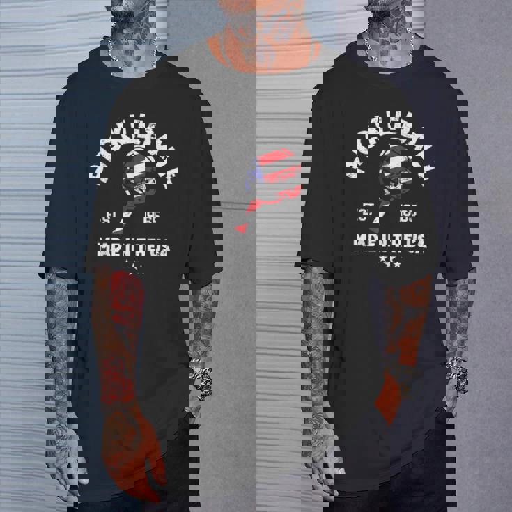 ピックルボール 愛国的 アメリカ国旗 Est 1965 Tシャツ 彼への贈り物