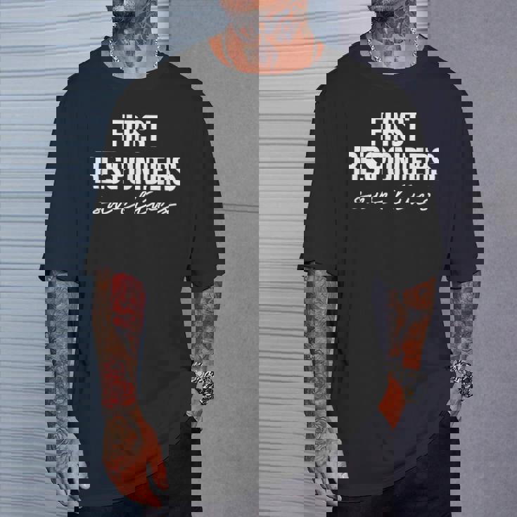 ファーストレスポンダーが命を救う Tシャツ 彼への贈り物