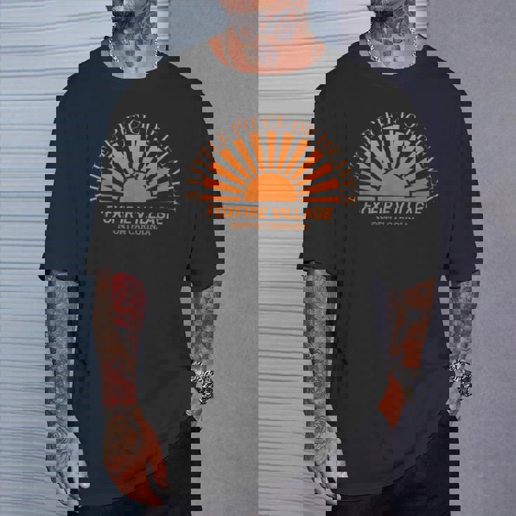 フォックスファイアービレッジノースカロライナアリトルピースオブヘブン Tシャツ 彼への贈り物