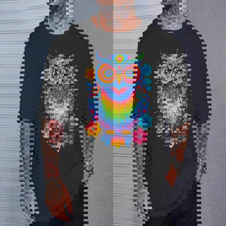 フクロウと花 カラフルなアートワーク フクロウの恋人 Tシャツ 彼への贈り物