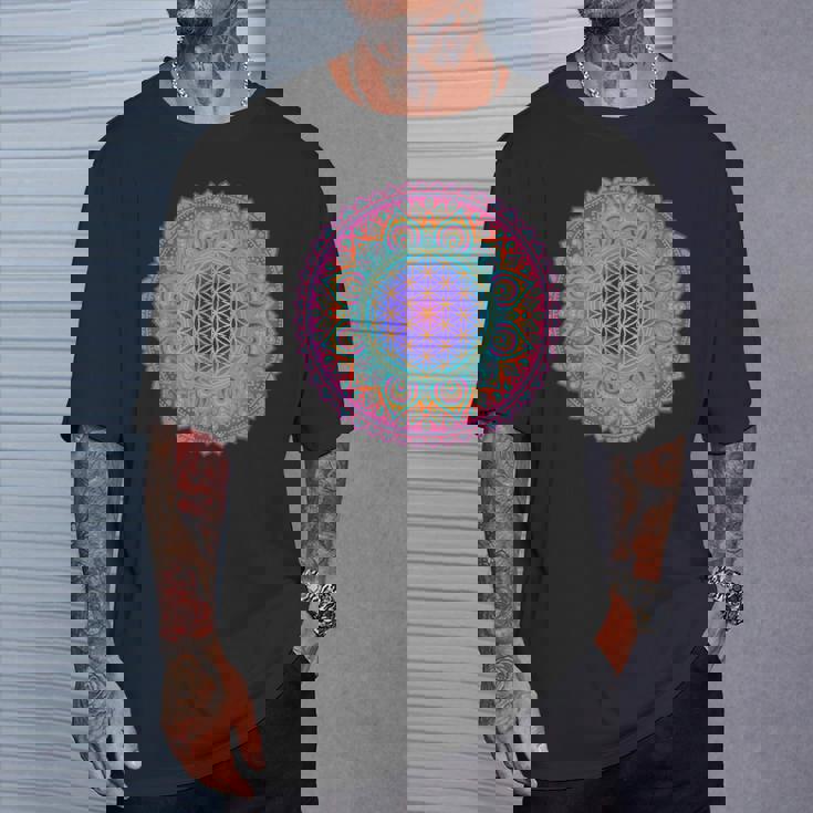 フラワー・オブ・ライフシンボル 民間伝承 マンダラ 5 ファン ファン ファン Tシャツ 彼への贈り物