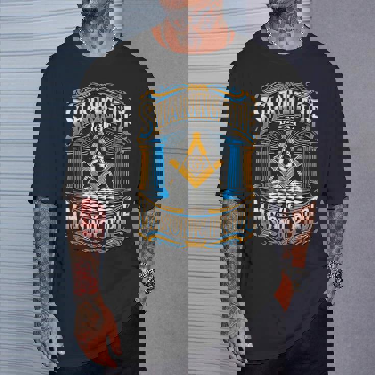 フリーメーソンのシンボル「フリーメーソンのプライドの光を共有する」S&C Tシャツ 彼への贈り物