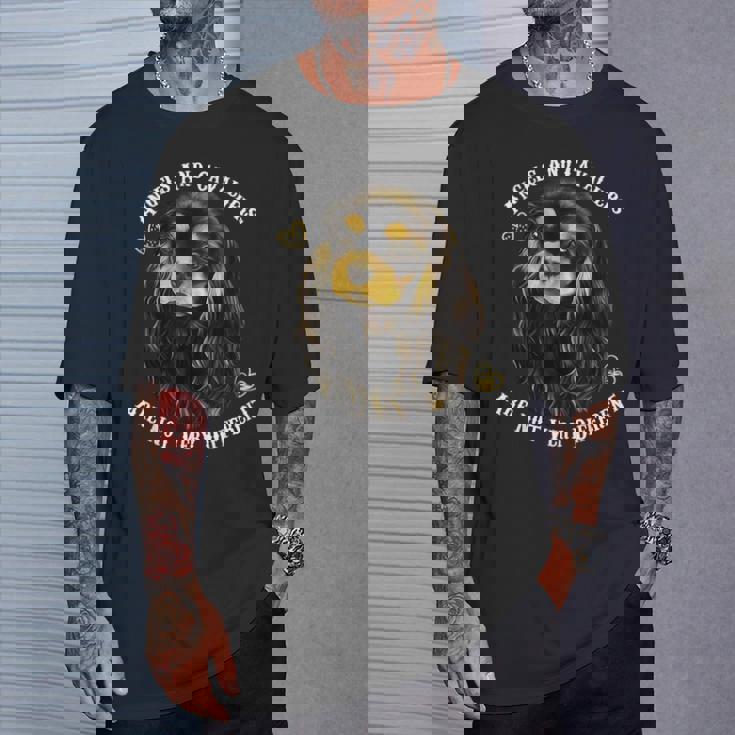 ブラックとタン、キャバリアキングチャールズ・スパニエル Tシャツ 彼への贈り物