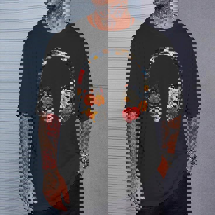 ヘッドフォンのシルエット 花柄 ボタニカル・フラワー Tシャツ 彼への贈り物