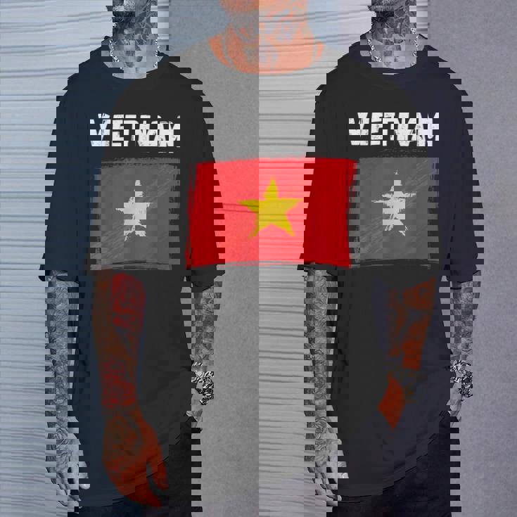 ベトナム国旗 ホリデー ビンテージ グランジ ベトナム国旗 Tシャツ 彼への贈り物