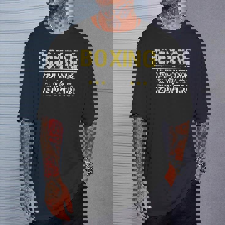ボクシングハードワークと献身 キックボクシングジムボクサー Tシャツ 彼への贈り物