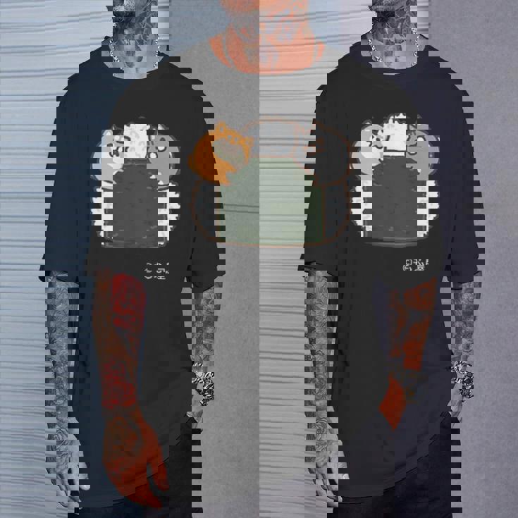 ボンレス犬とボンレス猫 おにぎり ダークカラー Tシャツ 彼への贈り物