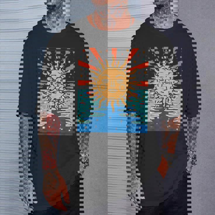 ボーホー 太陽と月 天体 三日月 フェイズ Tシャツ 彼への贈り物