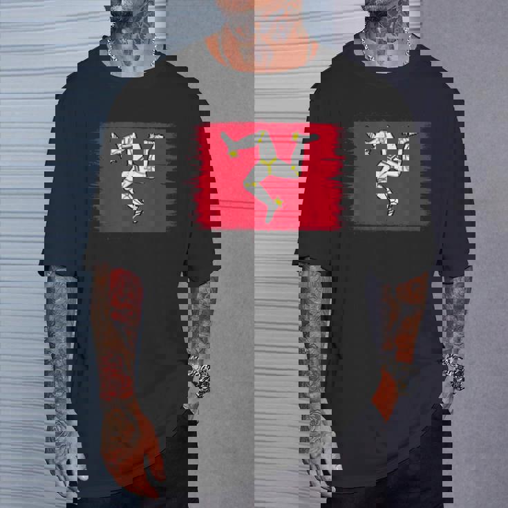 マン島の旗、マンクスの旗、トリスケリオン。ティンウォルドの日に。 Tシャツ 彼への贈り物