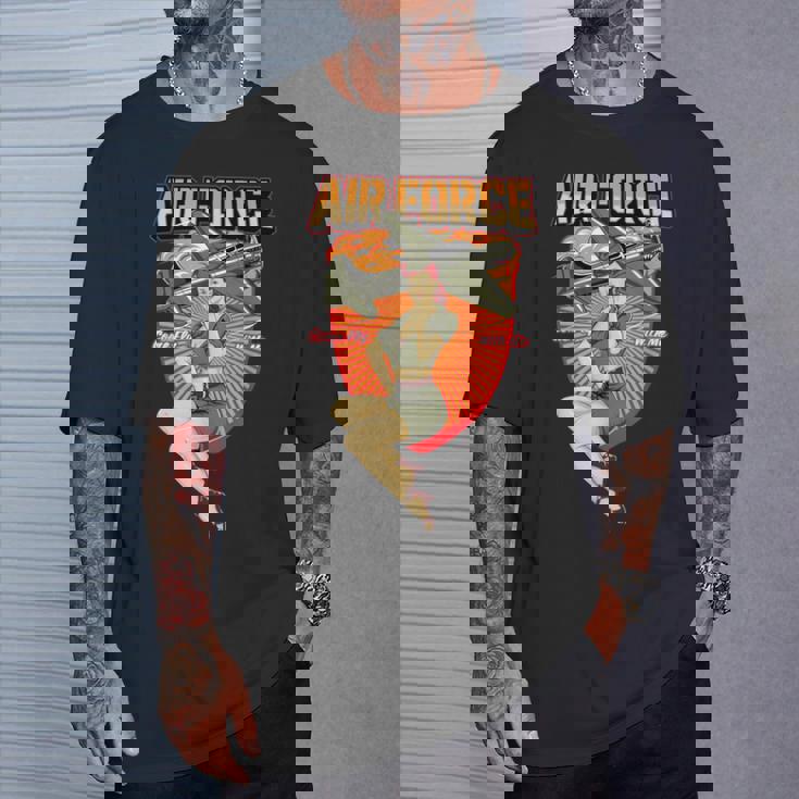 ミリタリーピンナップガール。 Tシャツ 彼への贈り物