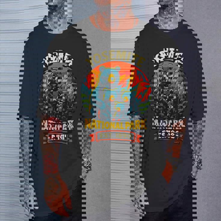 ヨセミテ国立公園 クマの家族 Est 1890 サンセットアート Tシャツ 彼への贈り物