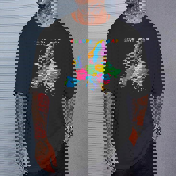 ヨーロッパ地図、国旗、ヨーロッパ諸国 Tシャツ 彼への贈り物