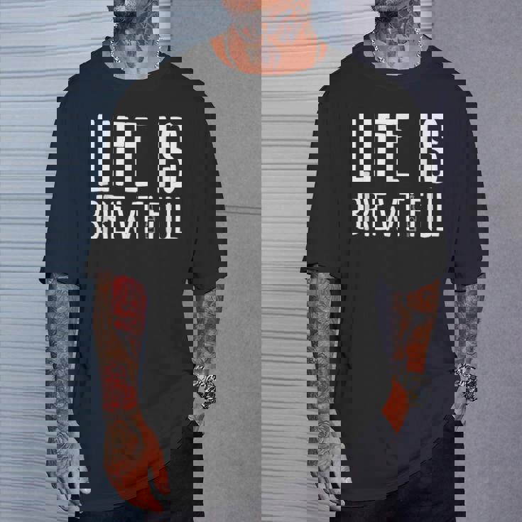 ライフ・イズ・ブルーティフル・ビューティフル・ドリンク・パーティーおもしろい飲みビール Tシャツ 彼への贈り物