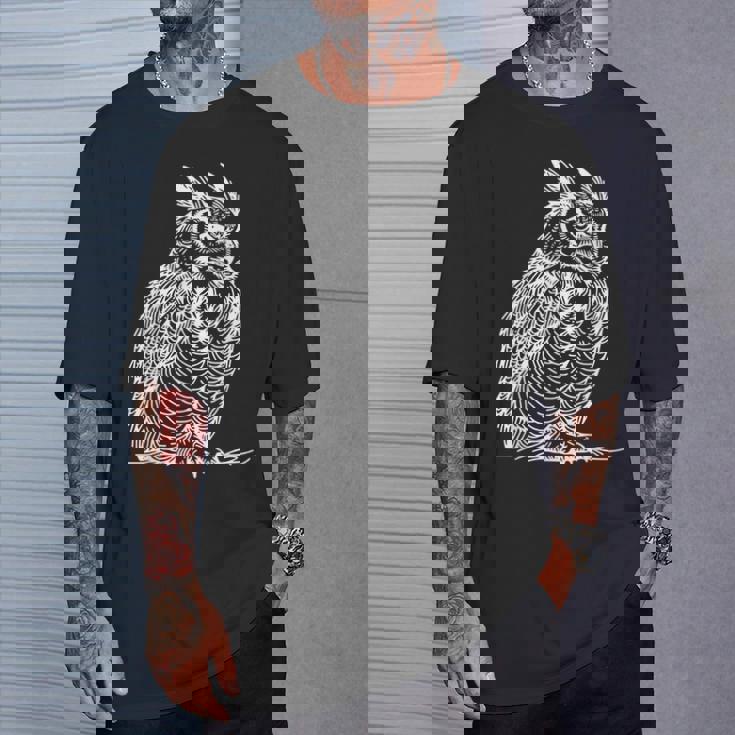 ラインアート 鳥・鳥類学者 オオツノフクロウ Tシャツ 彼への贈り物