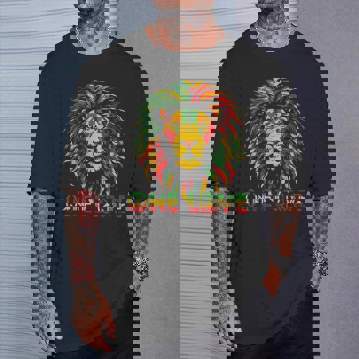 ラスタ レゲエ ライオン ジャマイカ ルーツ ユダのライオン ラスタファリ Tシャツ 彼への贈り物