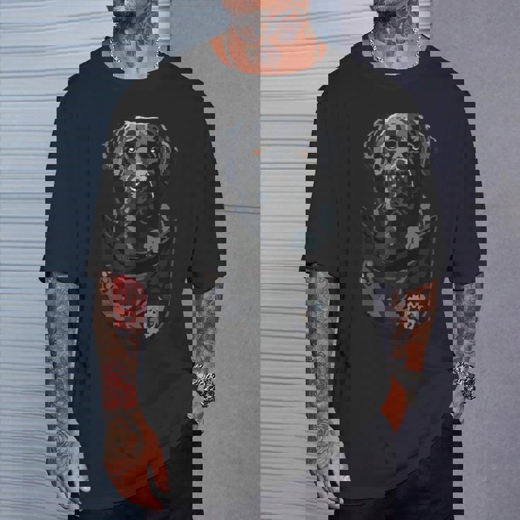 ラブラドール ポケット入り ブラックレトリバー おもしろ ブラック ラボ お母さん お父さん Tシャツ 彼への贈り物