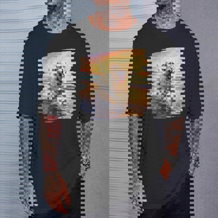 ラブラドールオンザビーチ、ラボ、犬、ラブラドール子犬 Tシャツ 彼への贈り物