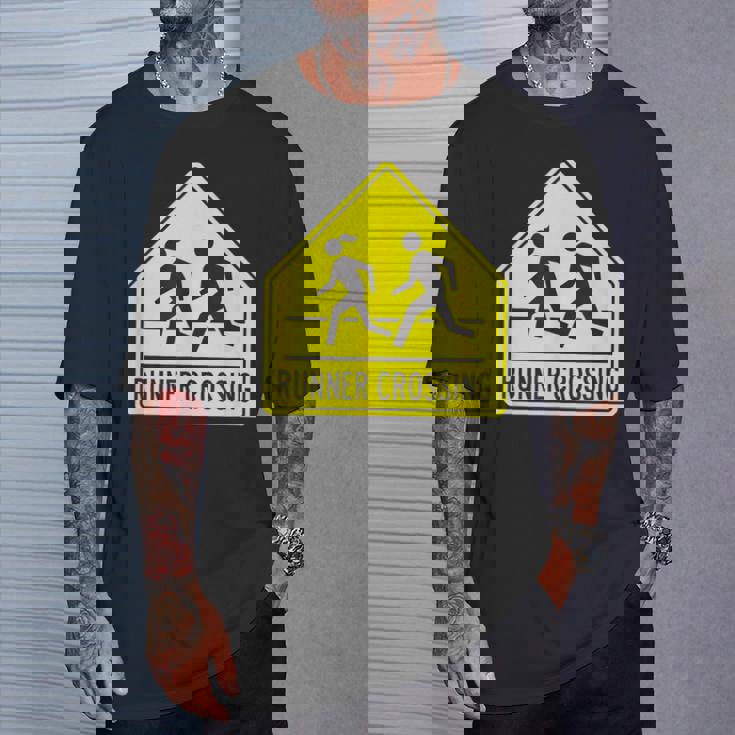 ランナー クロッシング サイン モチベーションを高める 面白い ランニング Tシャツ 彼への贈り物