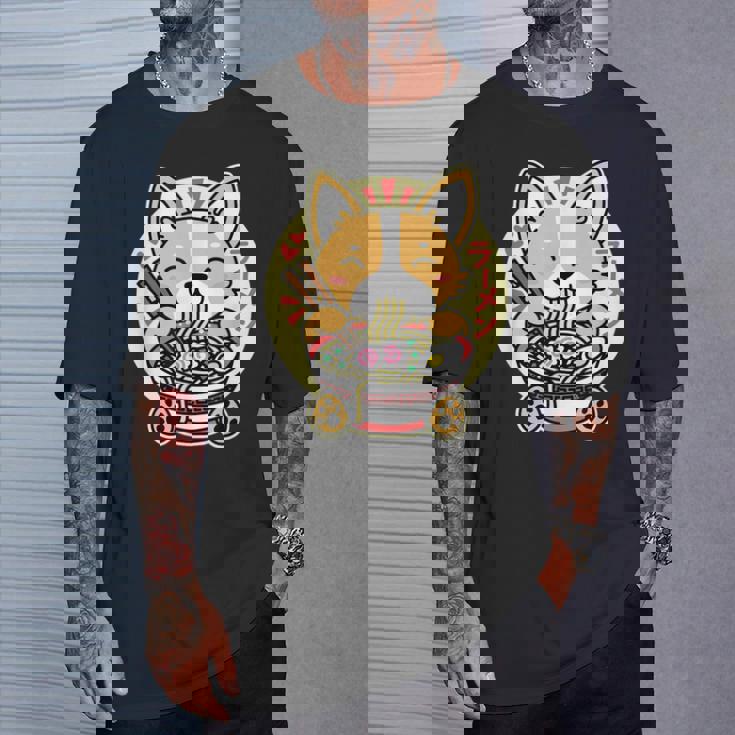 ラーメンを食べる犬 Tシャツ 彼への贈り物