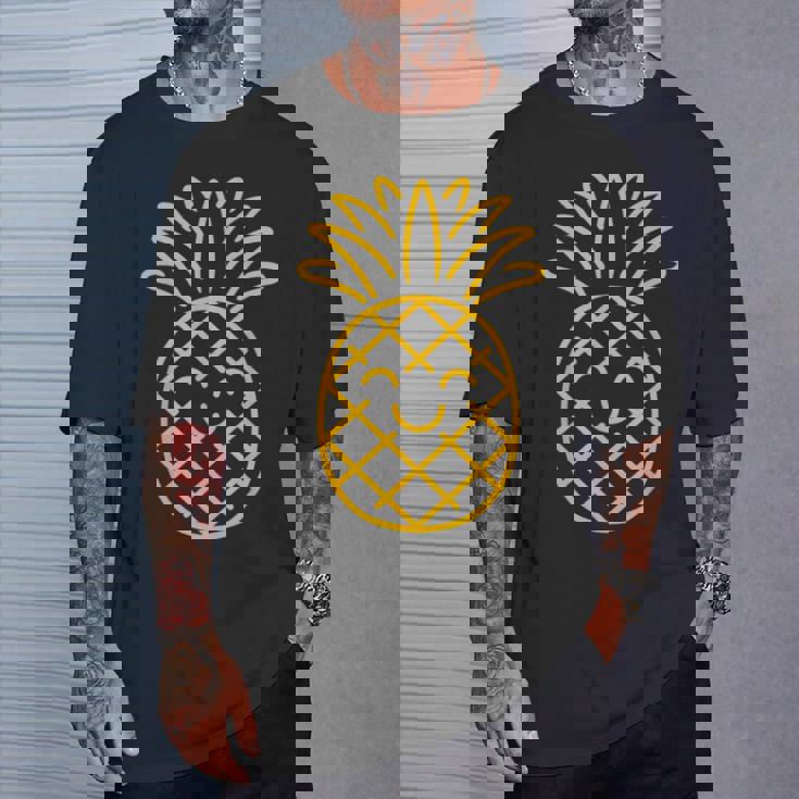 リトル パイナップル フルーツ 面白くてかわいいミニマリストのシンプルなパイナップル Tシャツ 彼への贈り物