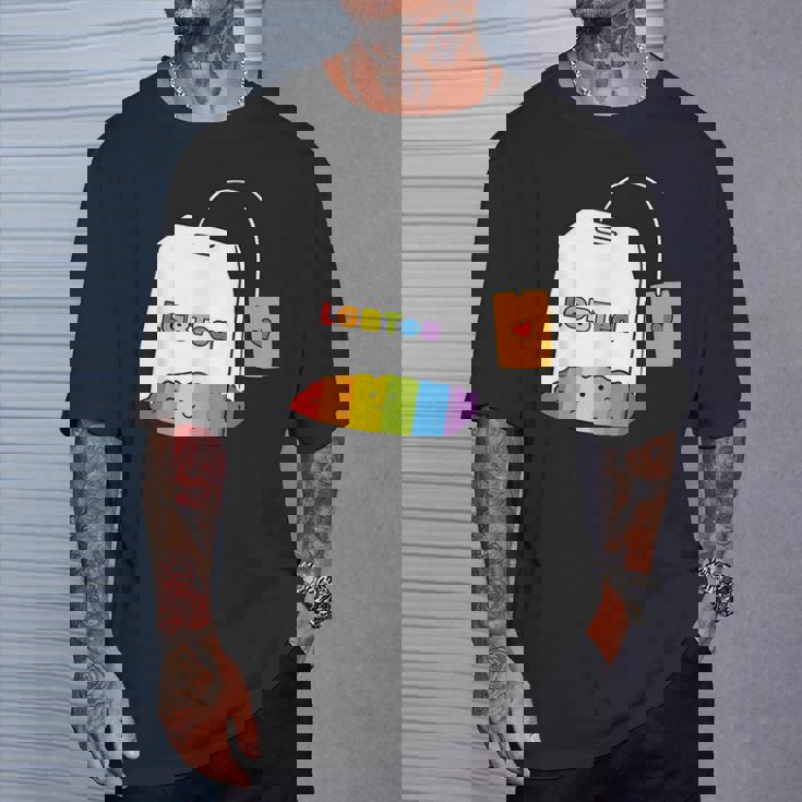 レインボーティーカップ Lgbtea Pride 愛らしいlgbtqプライド月間。 Tシャツ 彼への贈り物