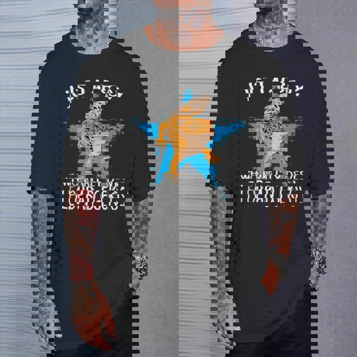 レオパード・ゲッコーが大好きな男の子です。トカゲ 爬虫類 ヒョウモントカゲモドキ Tシャツ 彼への贈り物