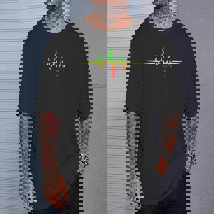 レゲエミュージックパルス周波数アフリカジャマイカラスタファリ Tシャツ 彼への贈り物