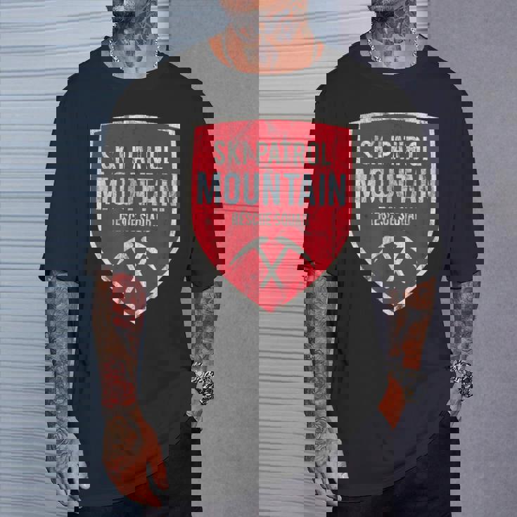 レスキュー隊スキーパトロールレトロスノーボードウィンターリゾート Tシャツ 彼への贈り物