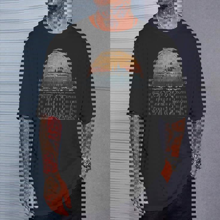 レトロ チェコ 風景 ヴィンテージ お土産 Tシャツ 彼への贈り物