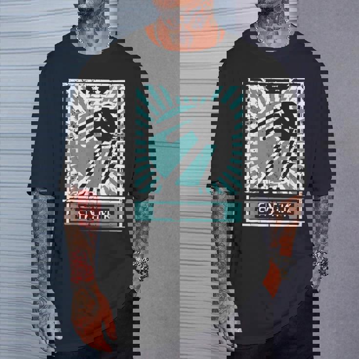 レトロソビエトプロパガンダスプートニクソ連ロシア語 Tシャツ 彼への贈り物