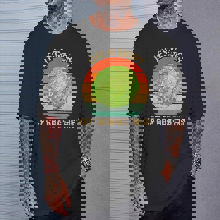 レトロ生活は短い。キャベツはじめてのキャベツ料理好き Tシャツ 彼への贈り物