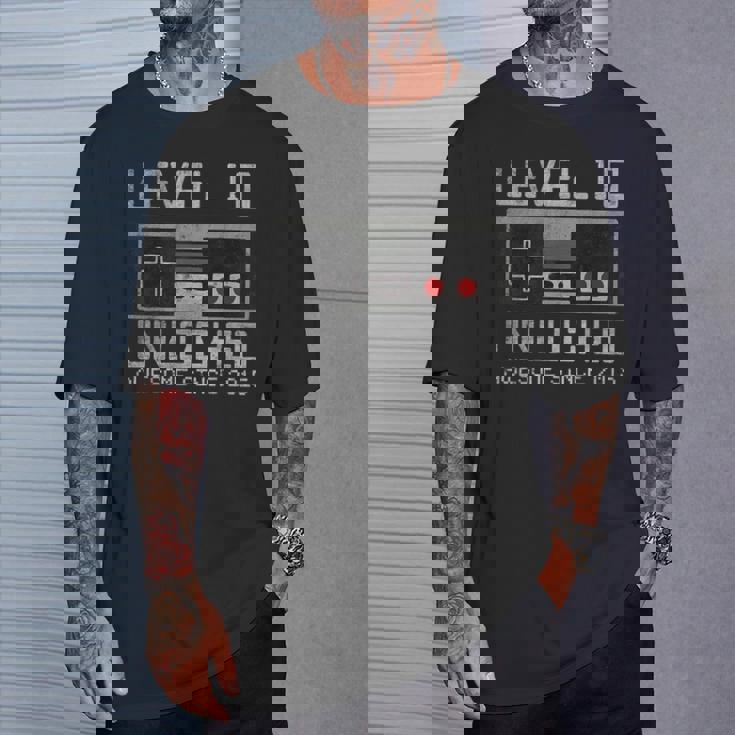 レベル 10 アンロック 10歳の誕生日 10歳のビデオゲーマー 男の子 Tシャツ 彼への贈り物