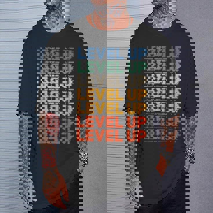 レベルアップ ビデオゲーム ゲーム レトロ ゲーマー Tシャツ 彼への贈り物