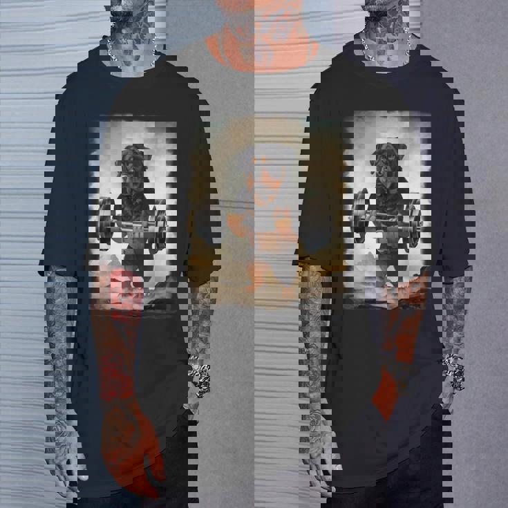 ロットワイラー 犬の筋トレ ウェイトリフティング Tシャツ 彼への贈り物