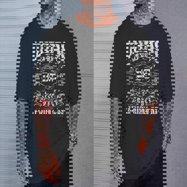 ヴィンテージ 1965 60 歳のギフト 男性 60 歳の誕生日 Tシャツ 彼への贈り物