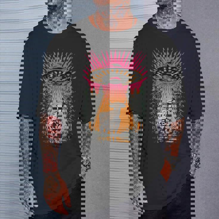 ヴィンテージ Ufo 牛 誘拐 エイリアン レトロ Tシャツ 彼への贈り物