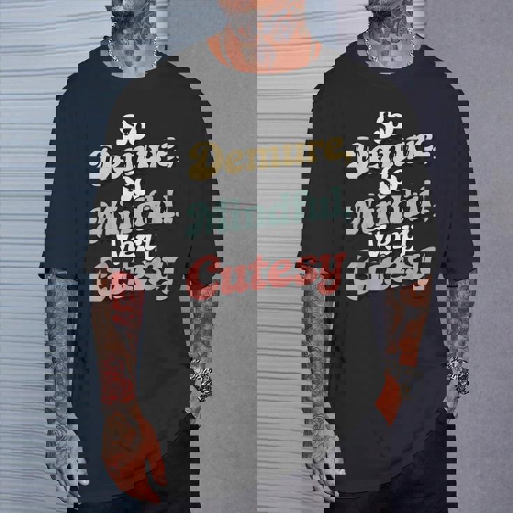 ヴィンテージ とても控えめで、とてもマインドフルで、とてもキュートでレトロな控えめなピンク。 Tシャツ 彼への贈り物