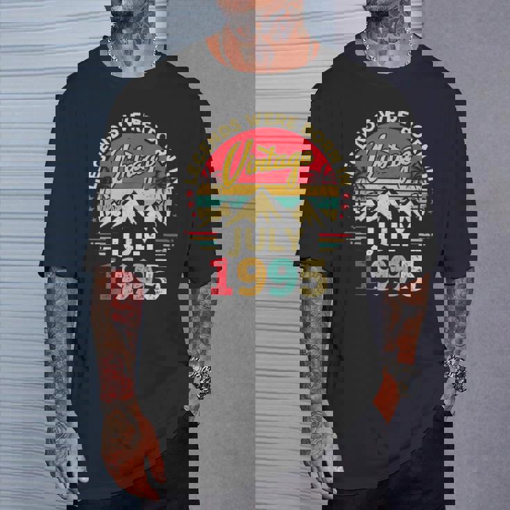 ヴィンテージ30歳の誕生日レジェンドは1995年7月に誕生しました。 Tシャツ 彼への贈り物