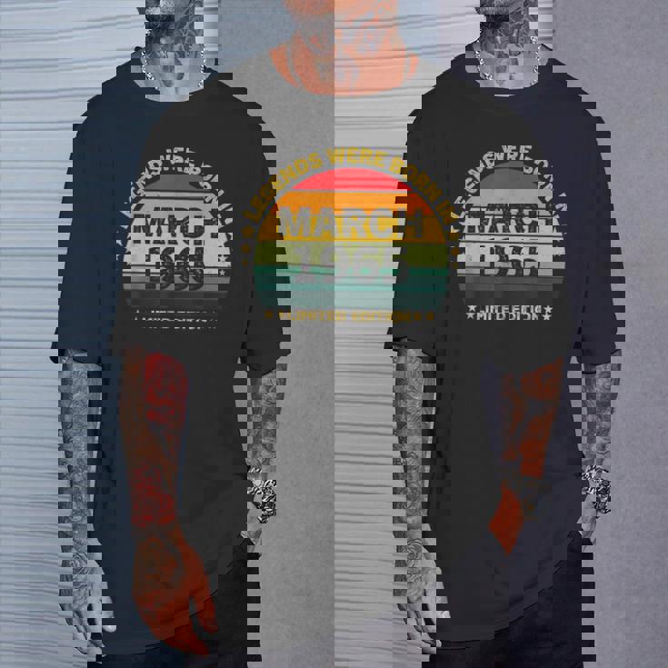 ヴィンテージ60歳の誕生日レジェンドは1965年3月に誕生しました。 Tシャツ 彼への贈り物