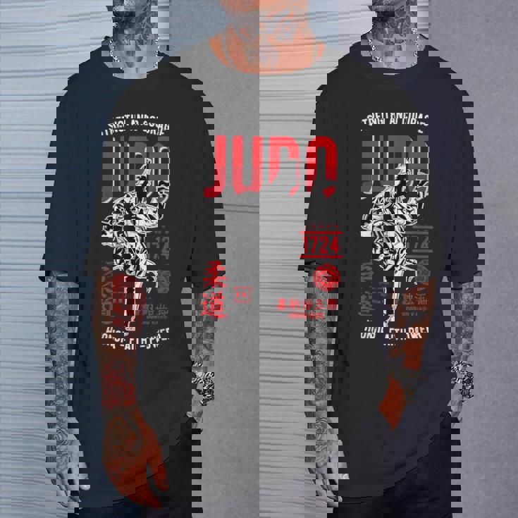 ヴィンテージカー 柔道 柔術 格闘技 総合格闘技 トレーニング Tシャツ 彼への贈り物