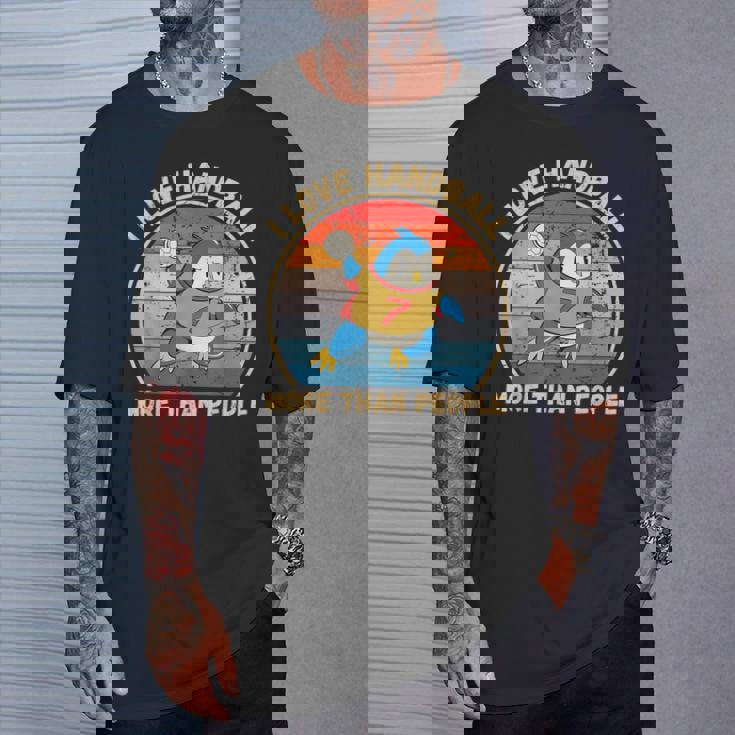 ヴィンテージペンギン I Love Handball More Than People Tシャツ 彼への贈り物