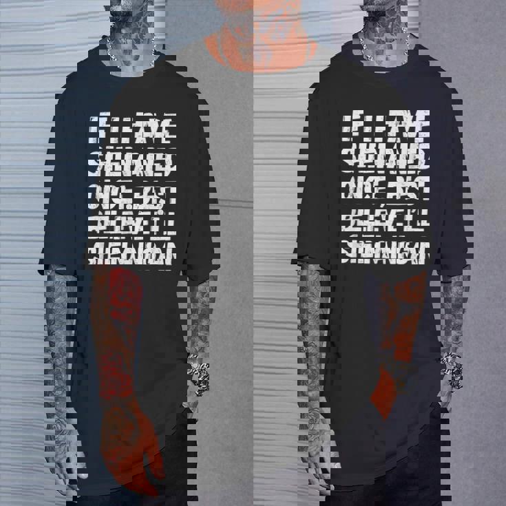 ヴィンテージ聖パティの日シェナン かつて面白いシェナニガンギフト Tシャツ 彼への贈り物