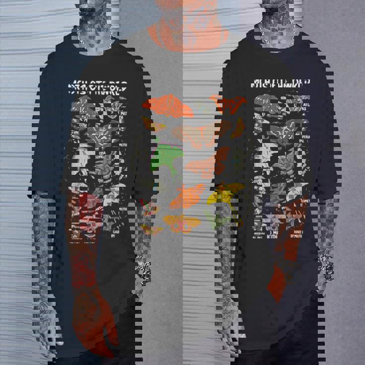 世界の蛾 昆虫昆虫 Tシャツ 彼への贈り物