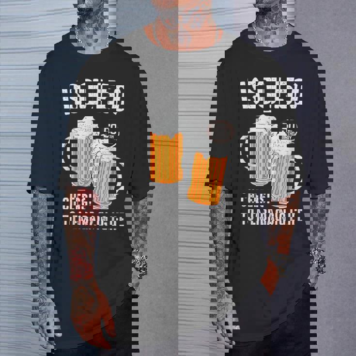 五十歳 五十路 ビール好き 酒好き 父 母 男性 女性 50歳お祝い Cheers To Embracing Life Tシャツ 彼への贈り物