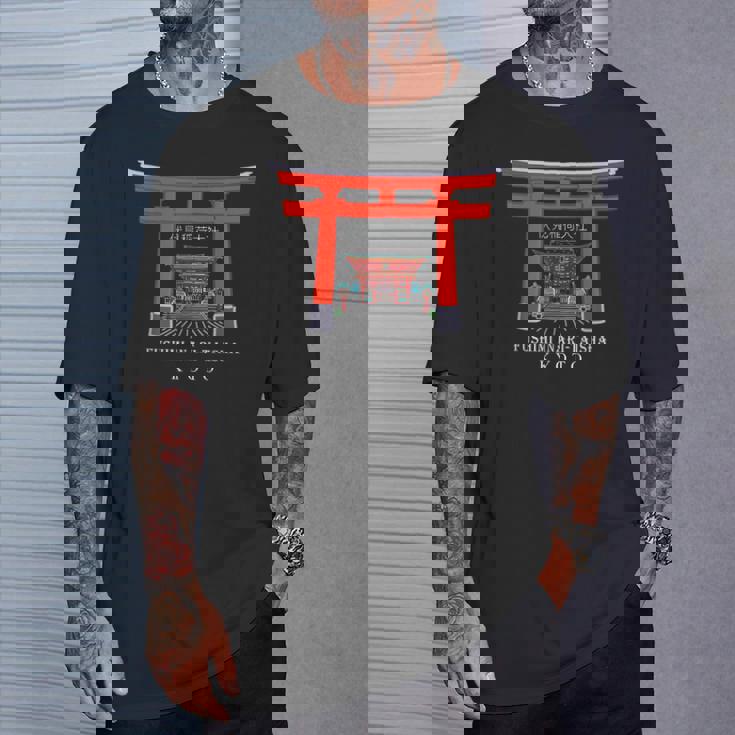 京都、日本、神社、伏見稲荷大社、ドローイング Tシャツ 彼への贈り物