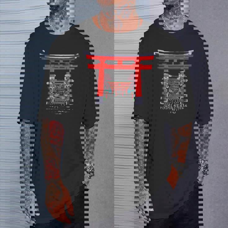 京都、日本、鳥居伏見稲荷大社、手描きデッサン Tシャツ 彼への贈り物